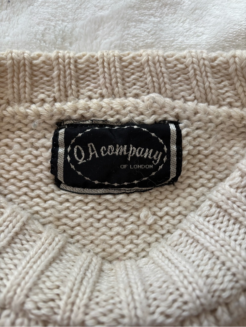 Vintage wool blend sweater - Picture 2 of 4